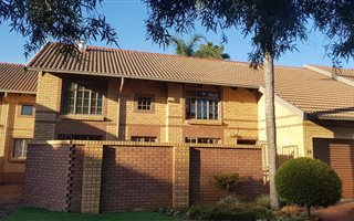 4 Bedroom Townhouse in Die Wilgers