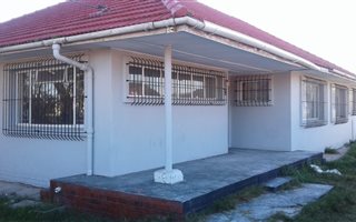 3 Bedroom House in Parow Valley