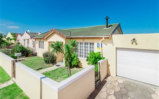 3 Bedroom House in Ottery