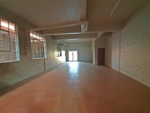 892 m² Commercial space in Hamilton