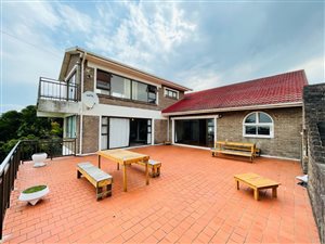 6 Bed House in Gonubie