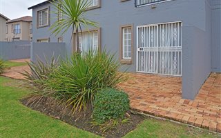 2 Bedroom Apartment in Wilgeheuwel