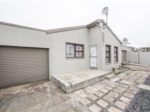 2 Bed House in Bernadino Heights