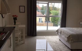 Studio Apartment in Kenilworth Upper