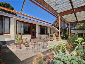 4 Bed House in Bergvliet