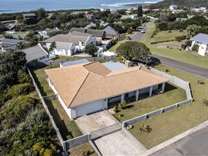 3 Bed House in Kaysers Beach