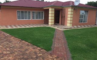 3 Bedroom House in Vanderbijlpark CW6