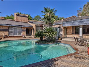 4 Bed House in Overkruin