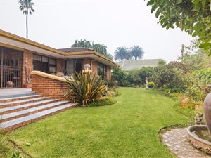 4 Bedroom House in Bergsig