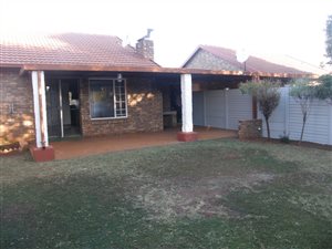 2 Bed Townhouse in Doornpoort and surrounds