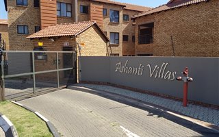 1 Bedroom Townhouse in Cruywagenpark