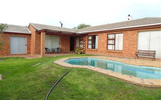 4 Bedroom House in West Beach