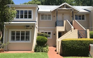 2 Bedroom Townhouse in Kosmos