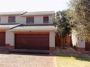 3 Bed Townhouse in Mooikloof Equestrian Estate