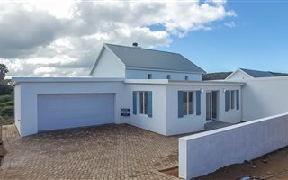 3 Bedroom House in Stilbaai