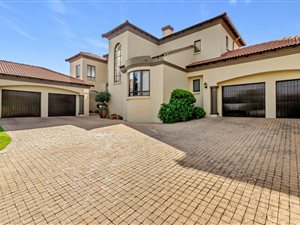 5 Bed House in Dainfern