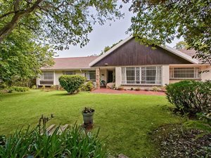 8 Bed House in Winston Ridge