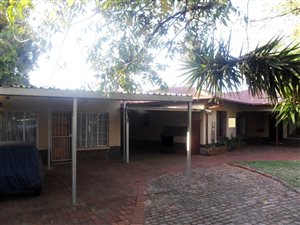 4 Bed House in Meyerspark
