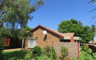 3 Bedroom House in Highveld
