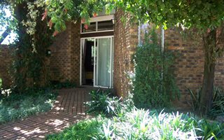 2 Bedroom House in Rietondale