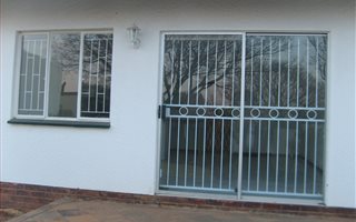 1 Bedroom Garden Cottage in Randpark Ridge