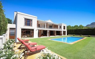 4 Bedroom House in Constantia Upper