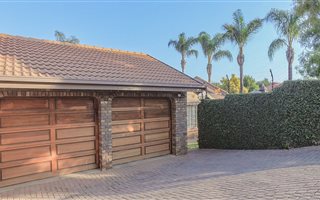 3 Bedroom House in Die Hoewes