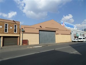 1800 m² Industrial space in Village Main