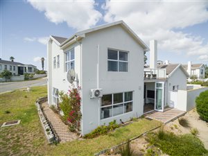 4 Bed House in Shelley Point