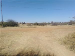 12 ha Land available in Lethlabile