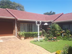 4 Bedroom House in Isandovale
