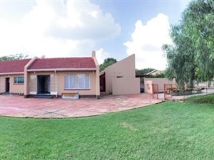 3 Bedroom House in Brackenhurst