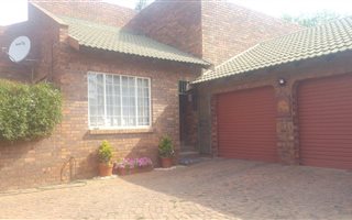 3 Bedroom Townhouse in Montana Park