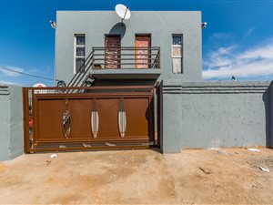 6 Bed House in Tshepisong