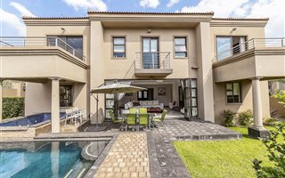 5 Bedroom House in Woodmead
