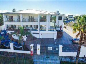 960 m² Commercial space in Humewood