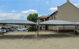 2 Bedroom Townhouse in Meyersdal
