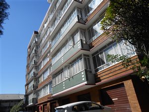 3 Bed Apartment in Muckleneuk