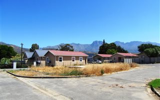 255 m² Land available in Robertson