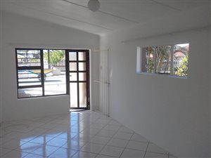 1 Bedroom Garden Cottage in Despatch
