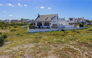 4 Bedroom House in Jacobs Bay
