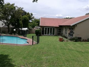 4 Bedroom House in Fourways Gardens