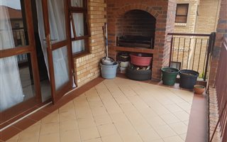 2 Bedroom Apartment in Honeydew Ridge