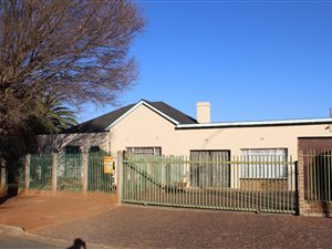 5 Bed House in Anzac