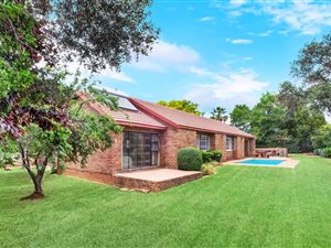 3 Bedroom House in Alphen Park