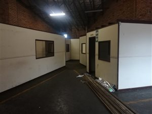 159 m² Commercial space in Alton