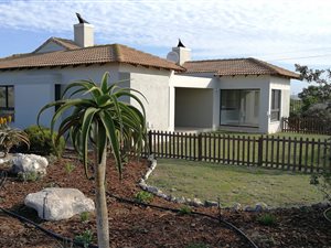 3 Bed House in Langebaan Country Estate