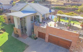 5 Bedroom House in Waverley