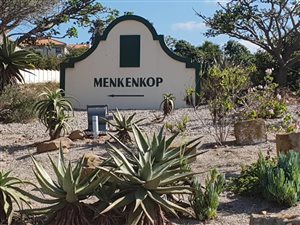 787 m² Land available in Menkenkop