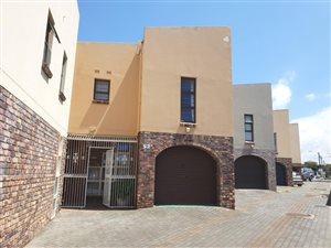3 Bedroom Townhouse in Quigney
